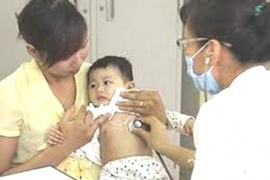 Dấu hiệu nhận biết trẻ bị viêm phổi